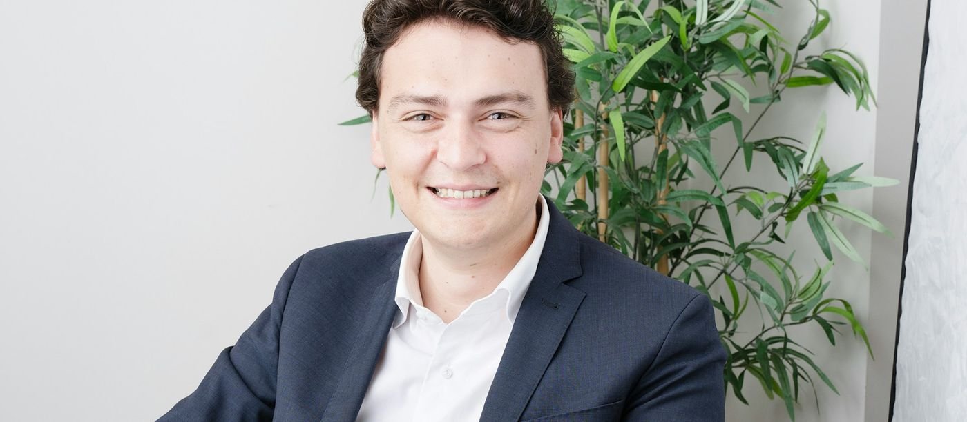Immobilienmakler im Gespr&auml;ch